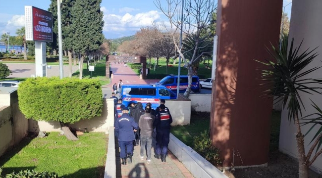 Aliağa'da Göçmen Kaçakçılığı Operasyonu: 5 Organizatör Tutuklandı