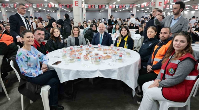 Başkan Pehlivan, personelle iftar sofrasında buluştu