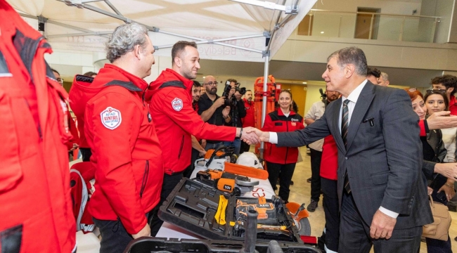 Başkan Tugay: Birden fazla yangın uçağı kiralamaya hazırız