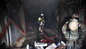 Buca'daki işyeri yangını kontrol altına alındı