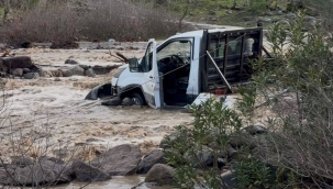 İzmir'de derede mahsur kalan 3 kişi kurtarıldı