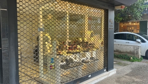 İzmir'de kuyumcuya silahlı soygun girişimi