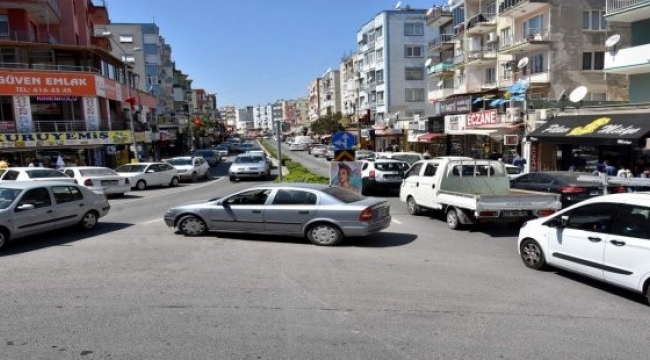 İzmir'de trafiğe kayıtlı araç sayısı 2 milyon 106 bin 883 oldu