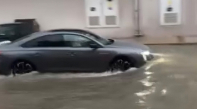 İzmir'de 'Venedik'i andıran manzaralar oluştu