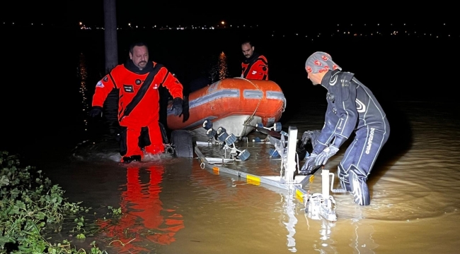 İzmir İtfaiyesi sessiz canlar için zamanla yarıştı