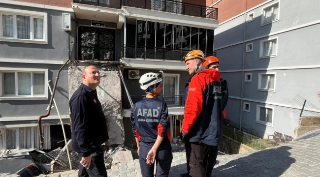 Menemen'de istinat duvarı çöktü: 151 kişi tahliye edildi