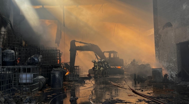 Torbalı'daki fabrika yangını kontrol altına alındı