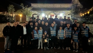 Aliağa Ülkü Ocakları'ndan Kadir Gecesi'nde Lokum İkramı