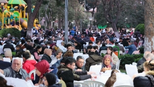 Binlerce Menemenli tek yürek oldu