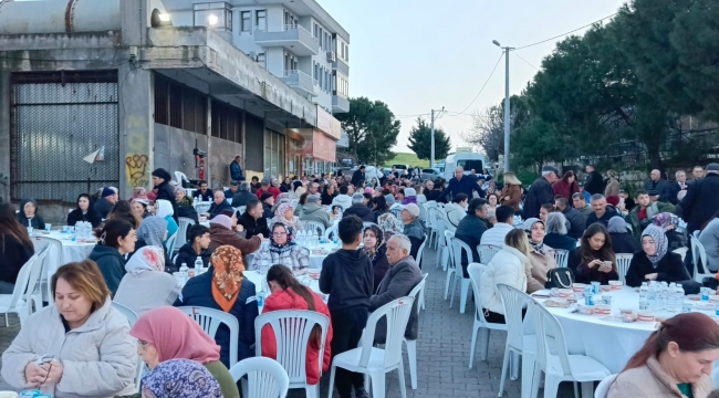 Çakmaklı'da Geleneksel İftar Sofrası Kuruldu