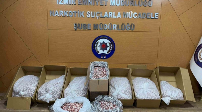 İzmir'de narkotik polisi 356 bin uyuşturucu hap yakaladı 