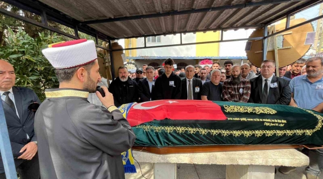 İzmir'de öldürülen taksi şoförü son yolculuğuna uğurlandı