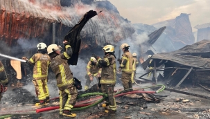 İzmir'de sanayi sitesindeki yangın kontrol altına alındı