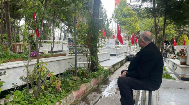 Kadifekale Hava Şehitliği'nde bayram öncesi ziyareti