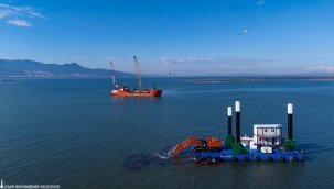 Körfez'den 1 milyon ton çamur çıkarıldı