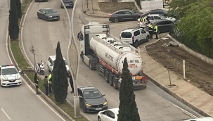 Aliağa'da  Altyapı Çalışması Trafiği Kilitledi: İtfaiye Yangına Müdahalede Güçlük Yaşadı