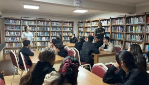 Aliağa'da Öğrenciler Tarihi Binada Kitapla Buluştu