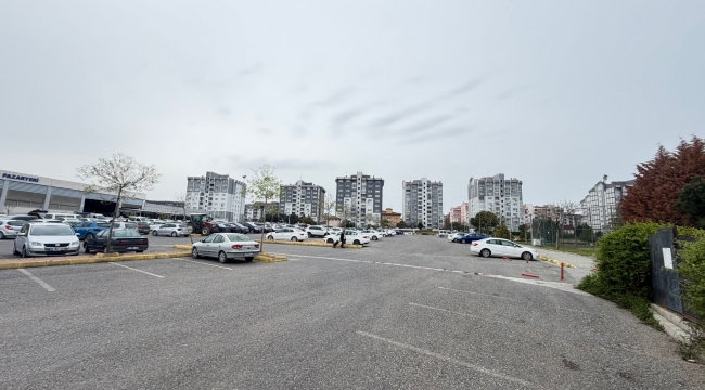 Aliağa'da Pazar Yeri Otoparkına Belediye Düzenlemesi: