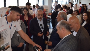 Aliağa'da TÜBİTAK 4006 Bilim Fuarı Açıldı