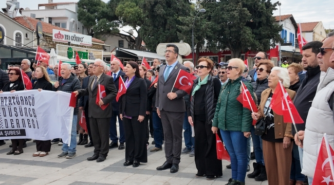 Atatürk'ün Foçaya Gelişinin 92.Yılı Yürüyüş Ve Törenle Kutlandı