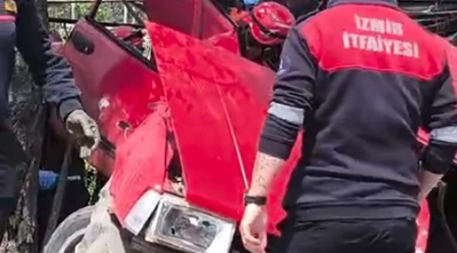 İzmir'de zincirleme kaza: 1 ölü, 3 yaralı