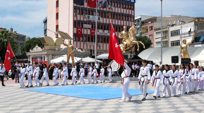 Pehlivan'dan 19 Mayıs mesajı: Gençliğin yanında olmak, geleceğe sahip çıkmaktır