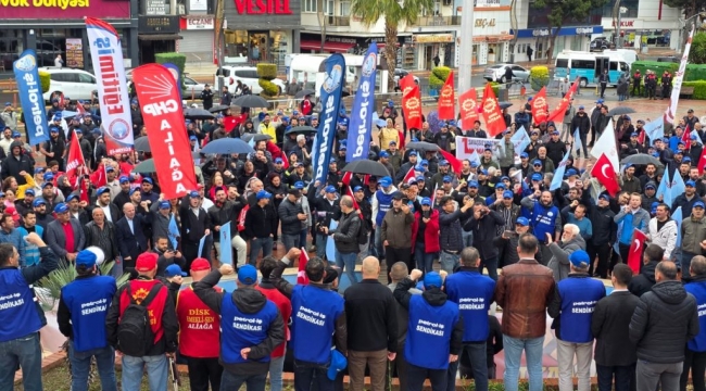 Yağmura Rağmen Aliağa'da 1 Mayıs Coşkusu!