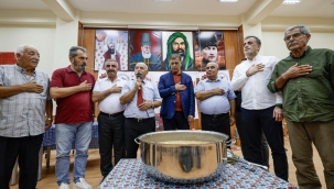Başkan Tugay aşure lokmasını paylaştı