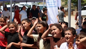 Başkan Tugay'dan Kiraz ve Aliağalı çocuklara karne hediyesi