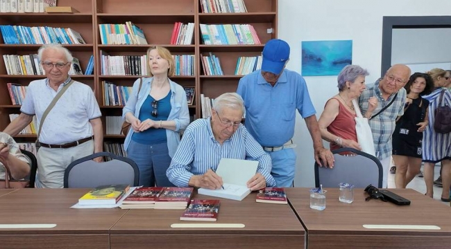 Foçada Foçalı Yazar Şair Hüseyin Yurttaş Kitaplığı Açıldı