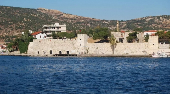 Gediz Ve Körfez Kirliliği Foçada Tarihi Kalede Masaya Yatırılacak