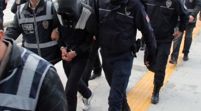 İzmir'de FETÖ, yolsuzluk ve kara para operasyonu: 3 ayrı suça eş zamanlı baskın