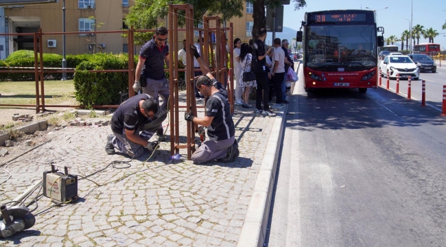 İzmir'in kimliğini yansıtan simgesel durak