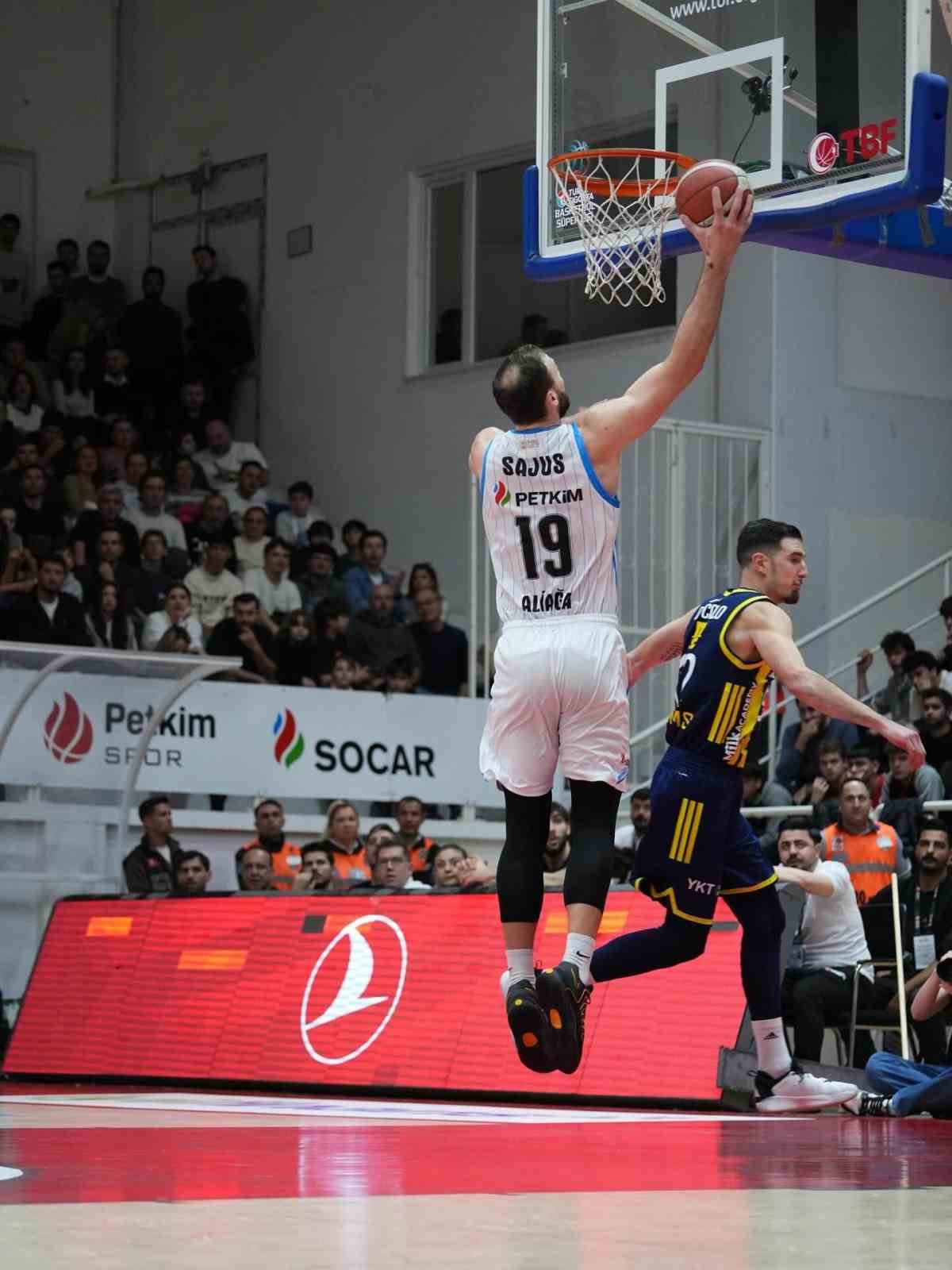 Aliağa Petkimspor'da Martynas Sajus ile yollar ayrıldı