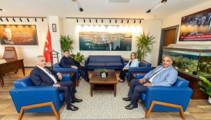 Başkan Tugay Güzelbahçe'de esnaf ve vatandaşlarla buluştu